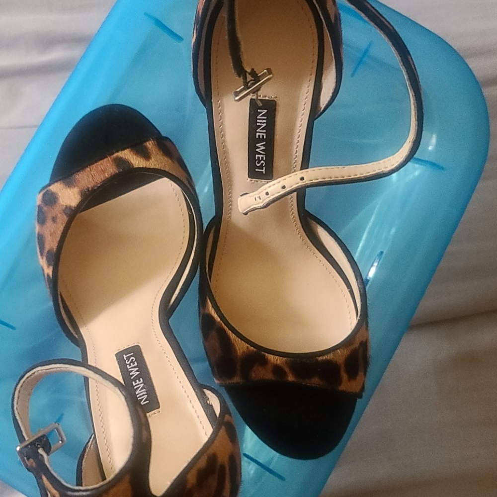 Shoes - Picture 3 of 5